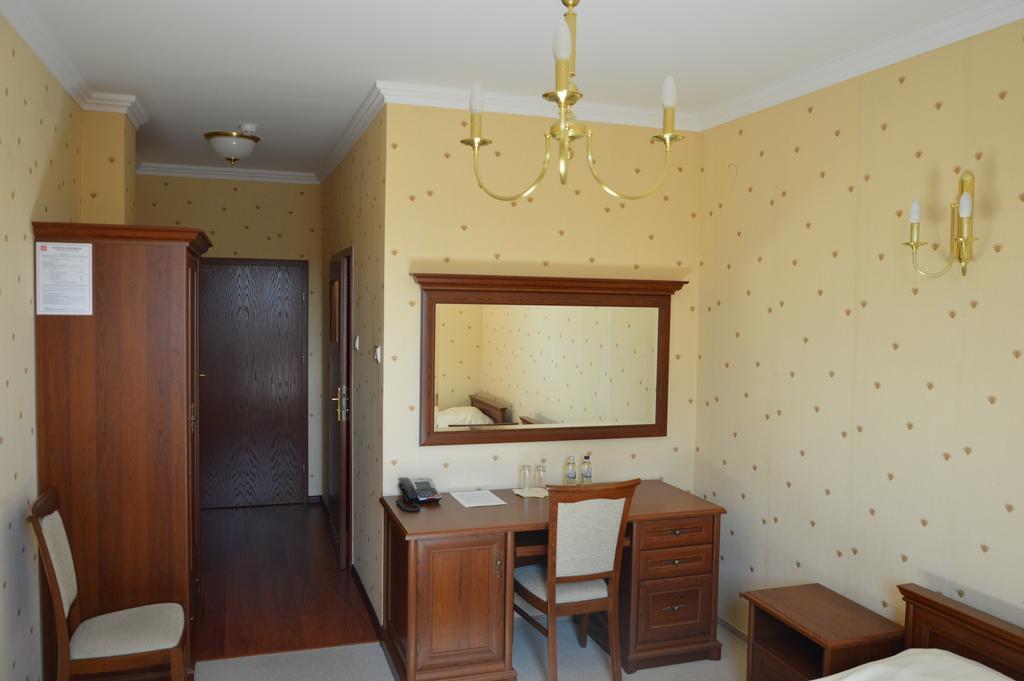 Zamek Gostynin Aparthotel Exterior foto